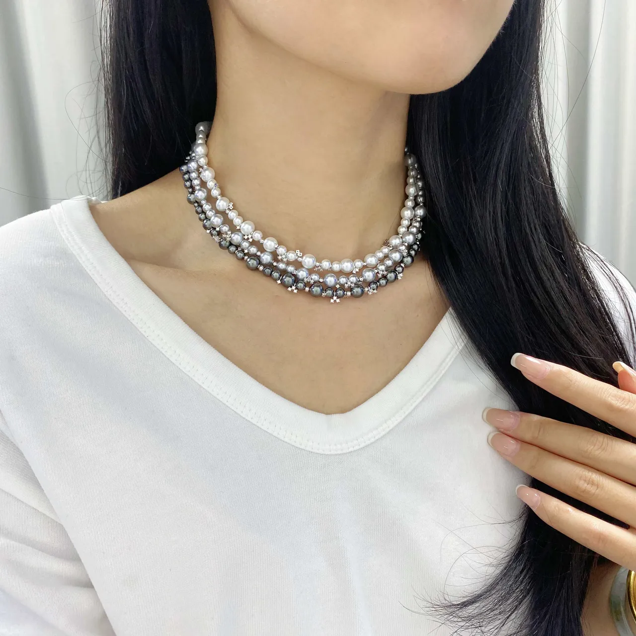 HEFANG Pearl and Crystal Accent Necklace 2