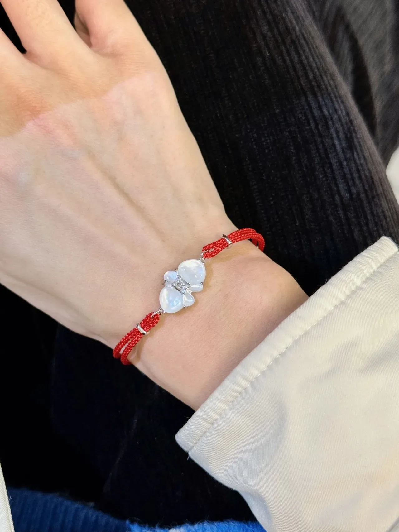 HEFANG Red Braided Cord Pearl and Crystal Floral Motif Bracelet 3