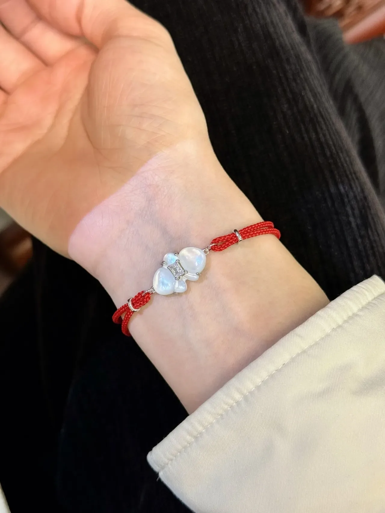HEFANG Red Braided Cord Pearl and Crystal Floral Motif Bracelet 4