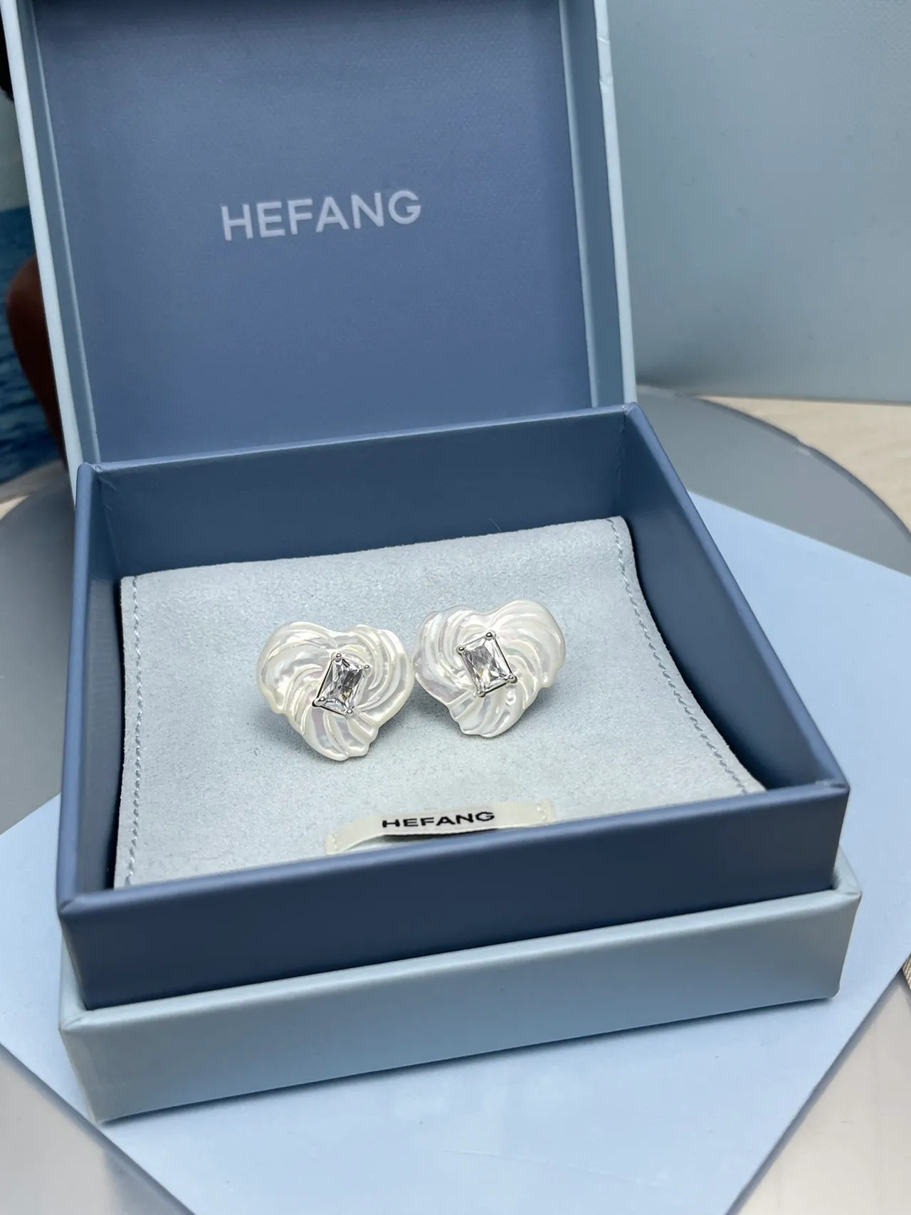 HEFANG White Silver Sculpted Shell Swirl Iridescent Earrings 4