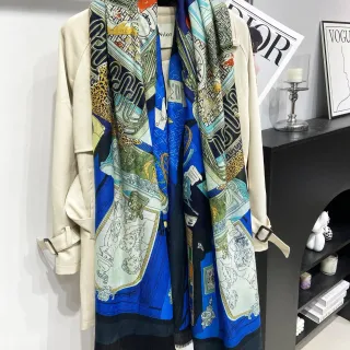 插图拼贴印花流苏长丝巾