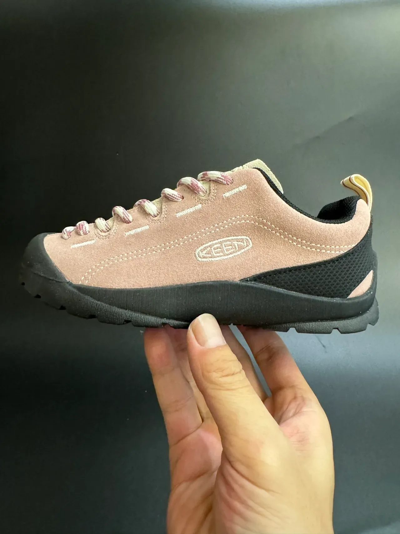 Keen Beige Black Suede Upper Rubber Toe Cap Lifestyle Sneakers 20