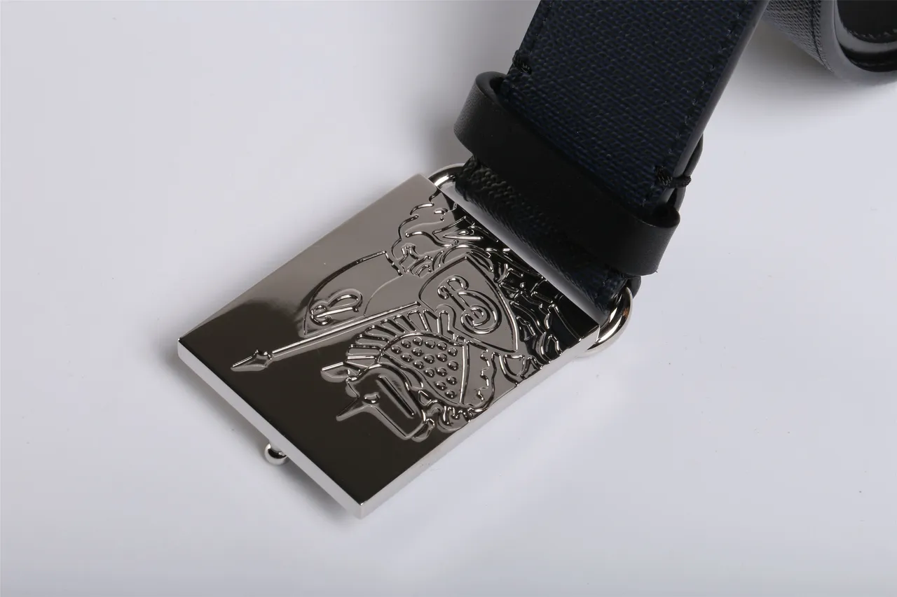 Knight Motif Buckle Navy and Black Geometric Pattern Leather Belt 3