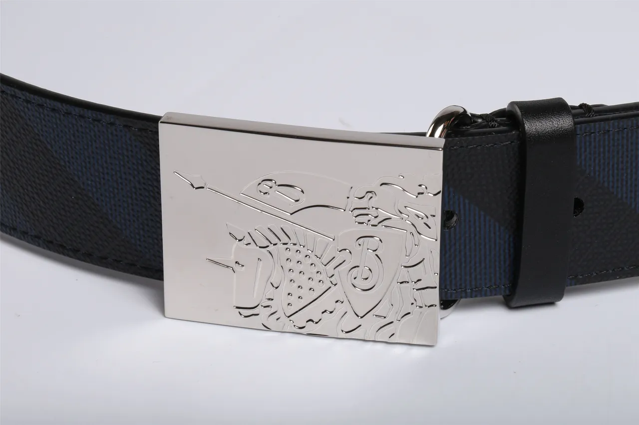 Knight Motif Buckle Navy and Black Geometric Pattern Leather Belt 7