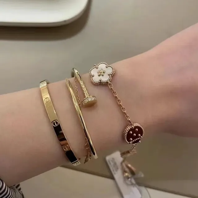 Lucky Spring Red Gold Chain Enamel And Mother-of-Pearl Charms Bracelet 7