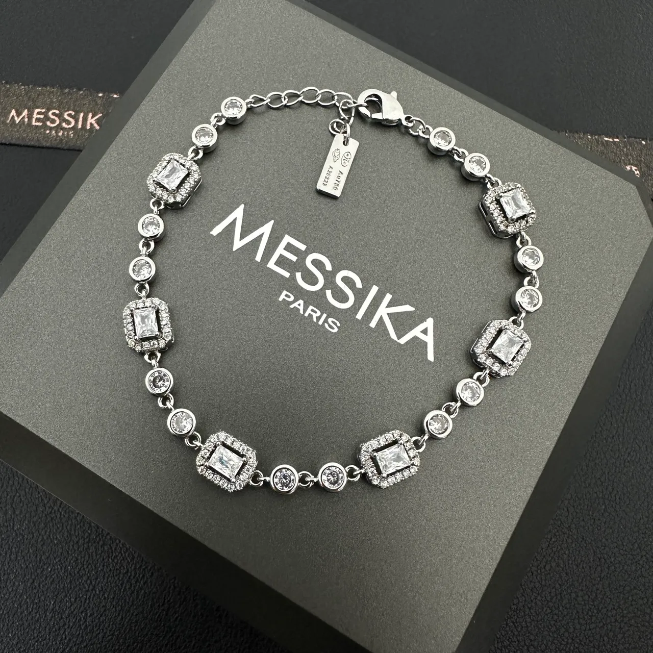 Messika Silver White Chain Rectangular Emerald-Cut Stones Haloed By Pavé Round Necklace 3