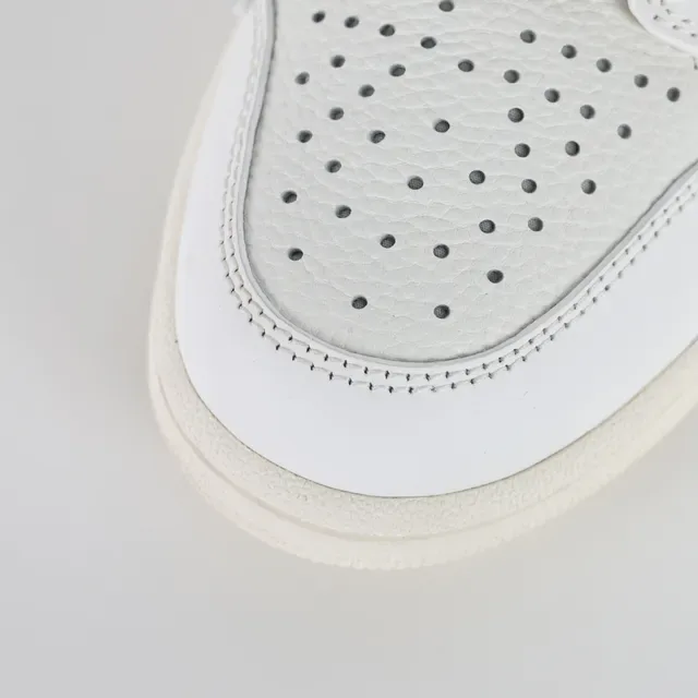 Monochromatic White Low-Top Perforated Lace-Up Lifestyle Sneakers 5