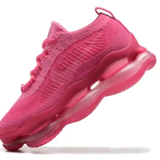 Tênis monocromático rosa de malha com cadarço