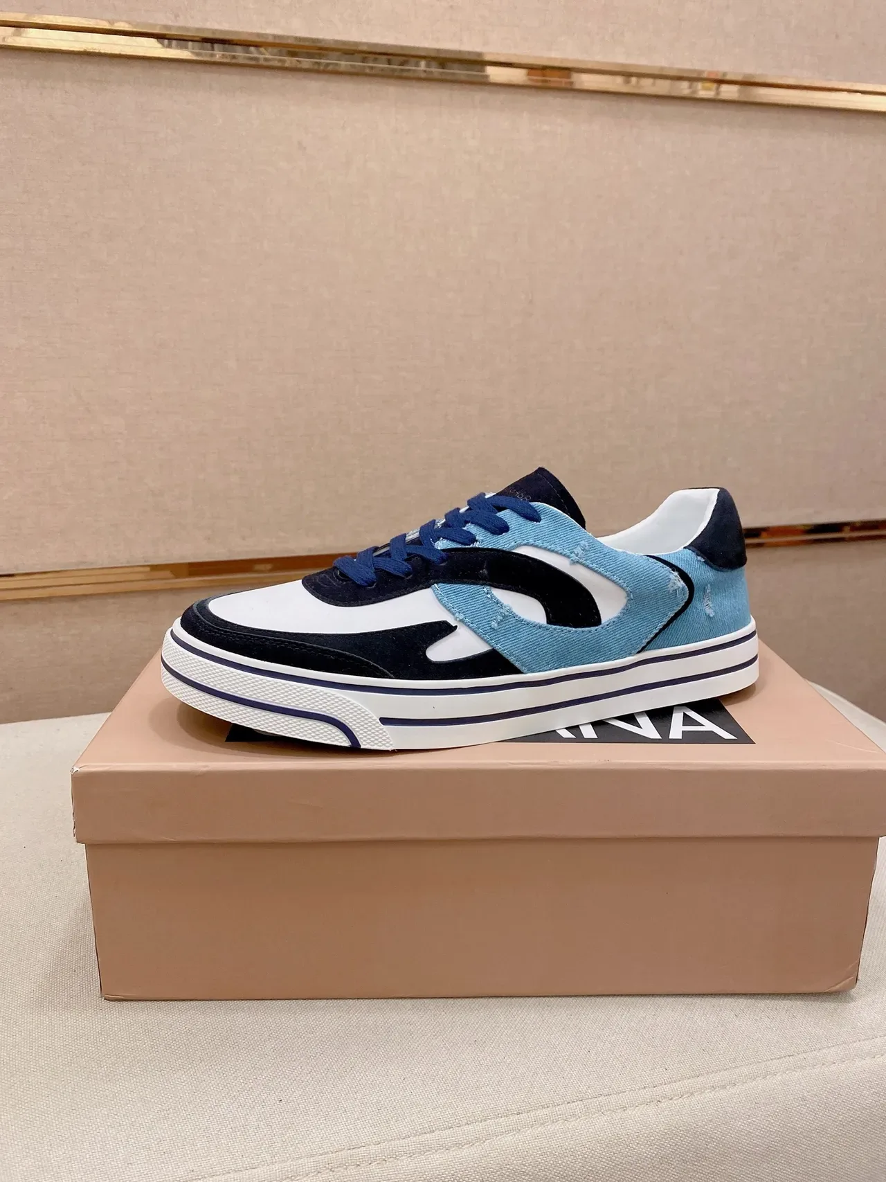 Multicolor Panelled Low-Top Lifestyle Sneaker 1