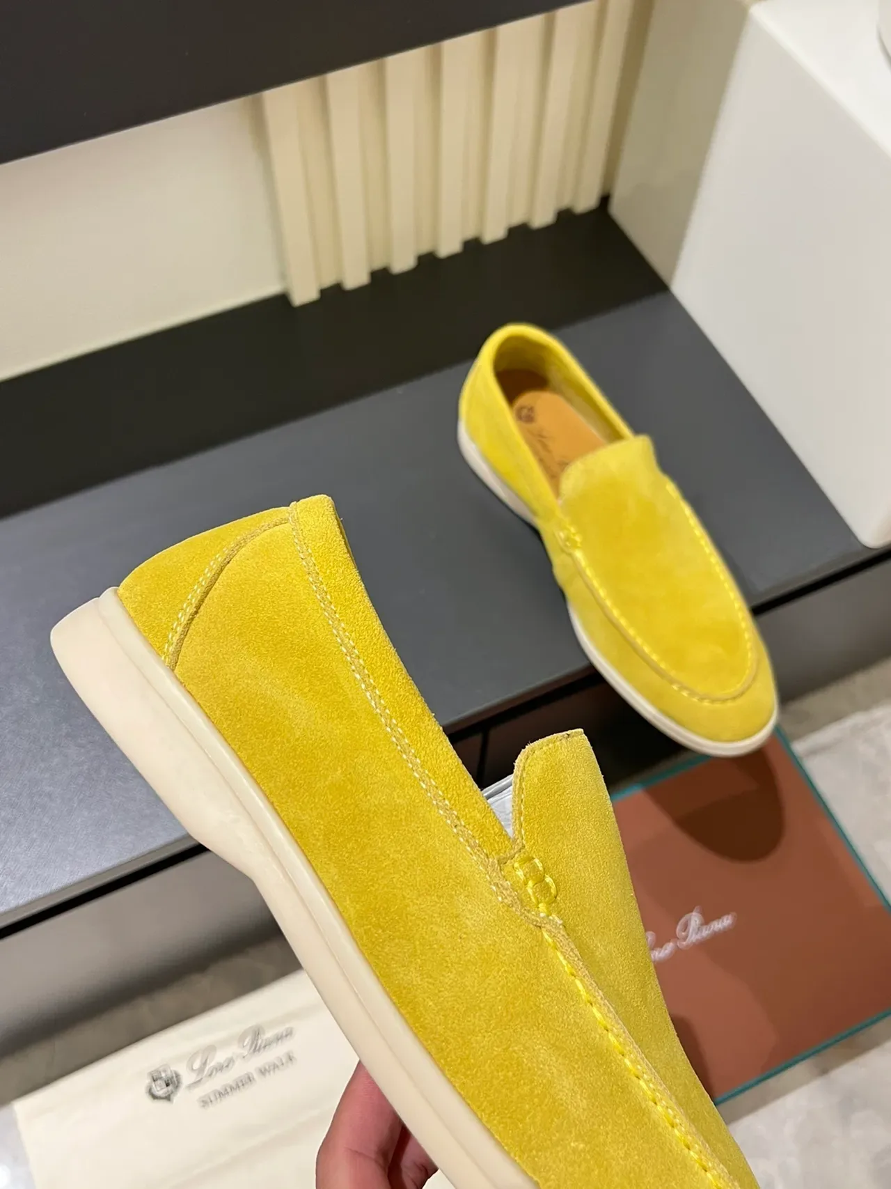 Multicolor Suede Upper Moc-Toe Stitching Loafer 16