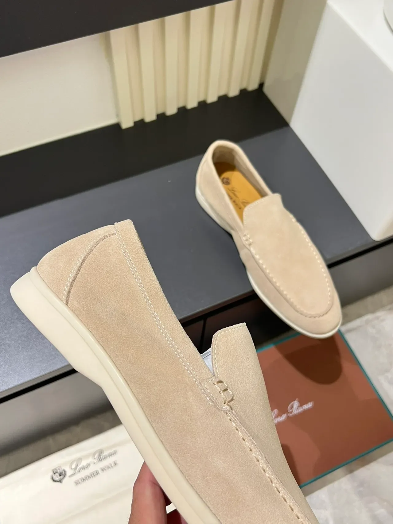 Multicolor Suede Upper Moc-Toe Stitching Loafer 19