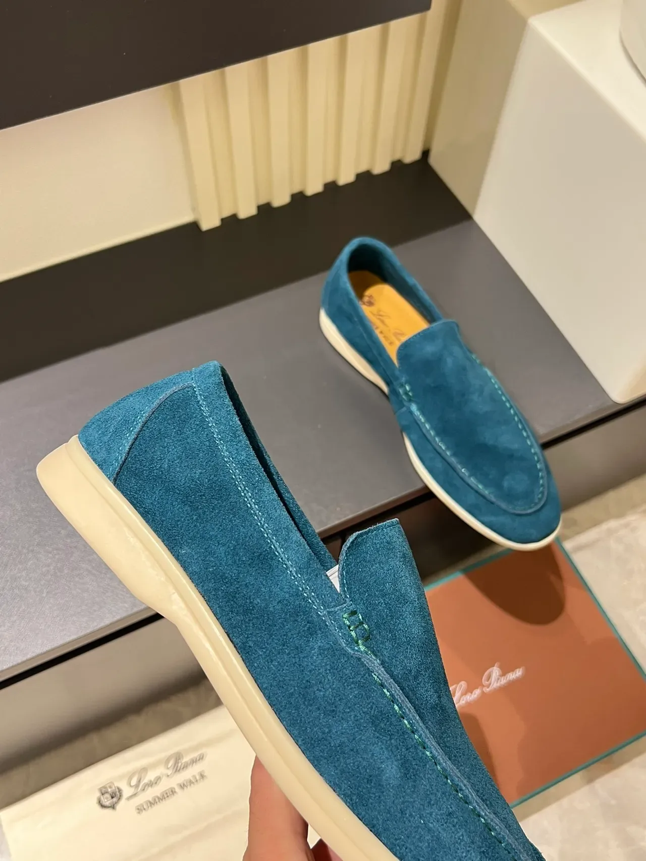 Multicolor Suede Upper Moc-Toe Stitching Loafer 21