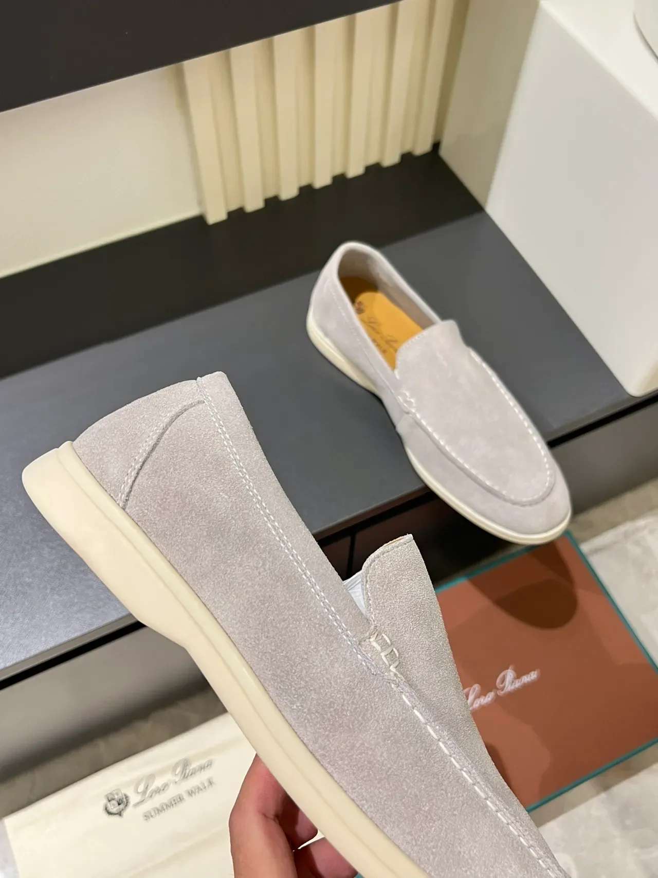 Multicolor Suede Upper Moc-Toe Stitching Loafer 23