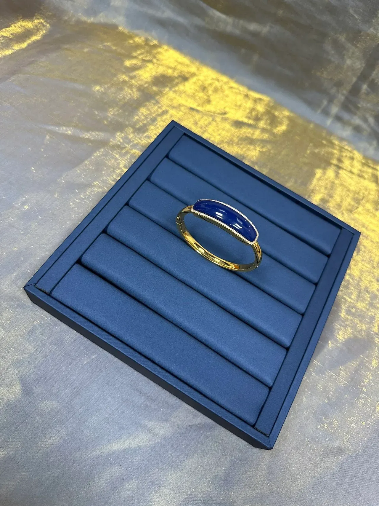 Navy Gold Blue Satin-Finish Tray Padded Ridged Interior Jewelry 9