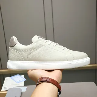 Nello Cucinelli Off-White حذاء أسلوب حياة من جلد بحبيبات