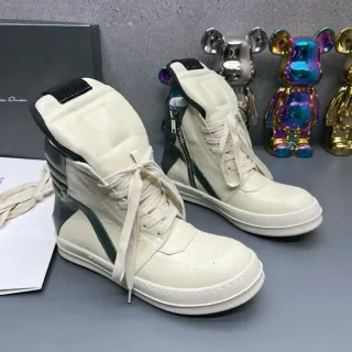 Off-White أحذية رياضية كريمية وأخضر عالية الارتفاع مع سحاب