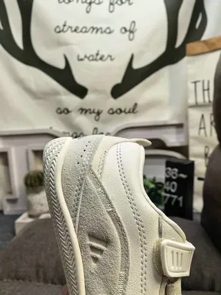 Off-White Laceless Strap Sneaker Unisex Lifestyle Sneakers 3