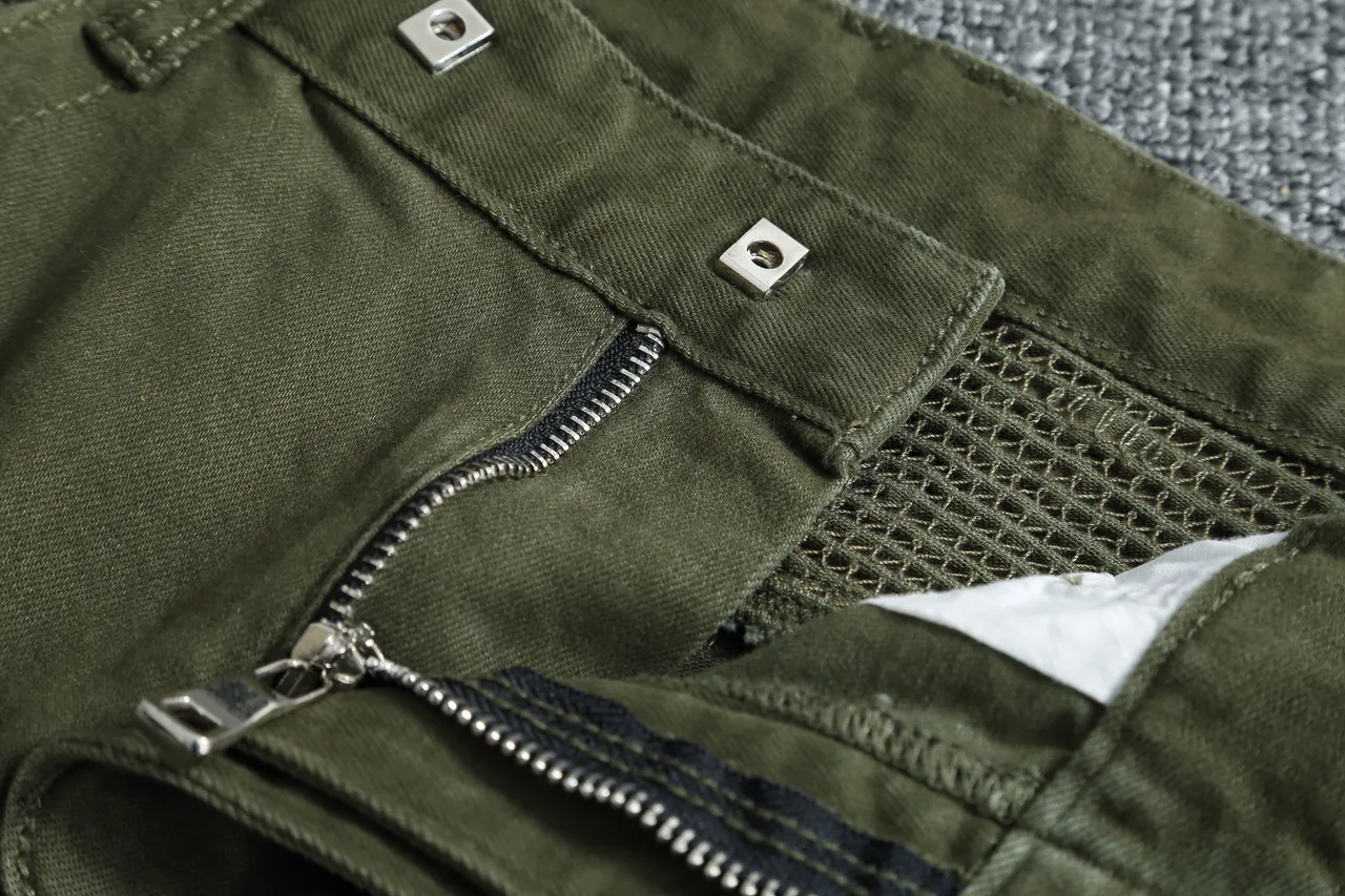Olive Green Cargo-Style Zippered Pocket Shorts 7