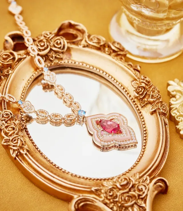 Pink Gold Quatrefoil Pendant Pavé Diamond Necklace 6