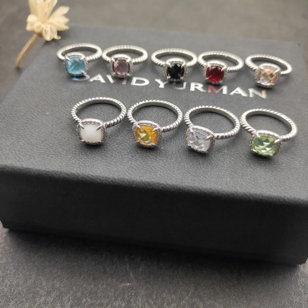 خاتم فضي وردي Cushion-Cut حجر وسطي Pavé Halo 3