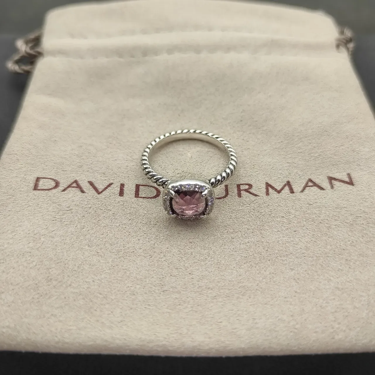 خاتم فضي وردي Cushion-Cut حجر وسطي Pavé Halo 7