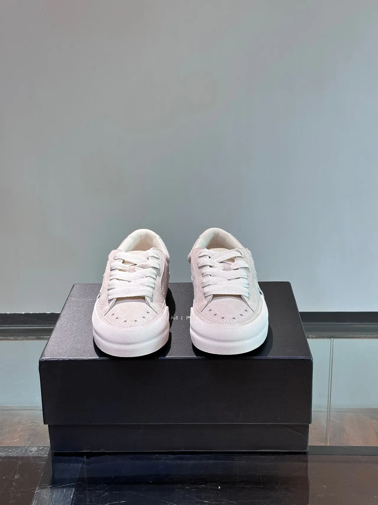 Pink Silver Low-Top Suede-Like Upper Sneakers 3