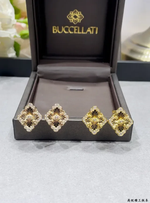Quatrefoil Pavé Crystal Stud Earrings 4