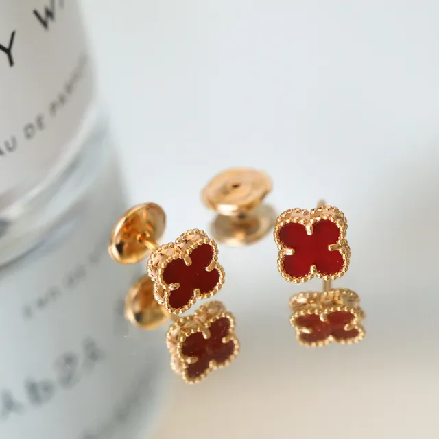 Red Clover Motif Gold-Tone Stud Earrings 8