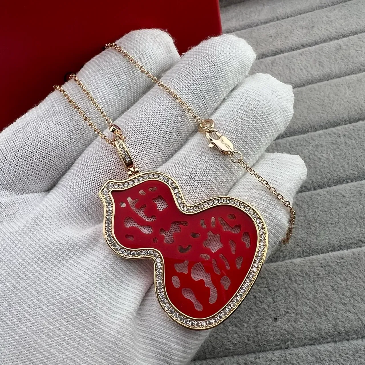 Red White Gourd-Shaped Enamel Inlay Necklace 5