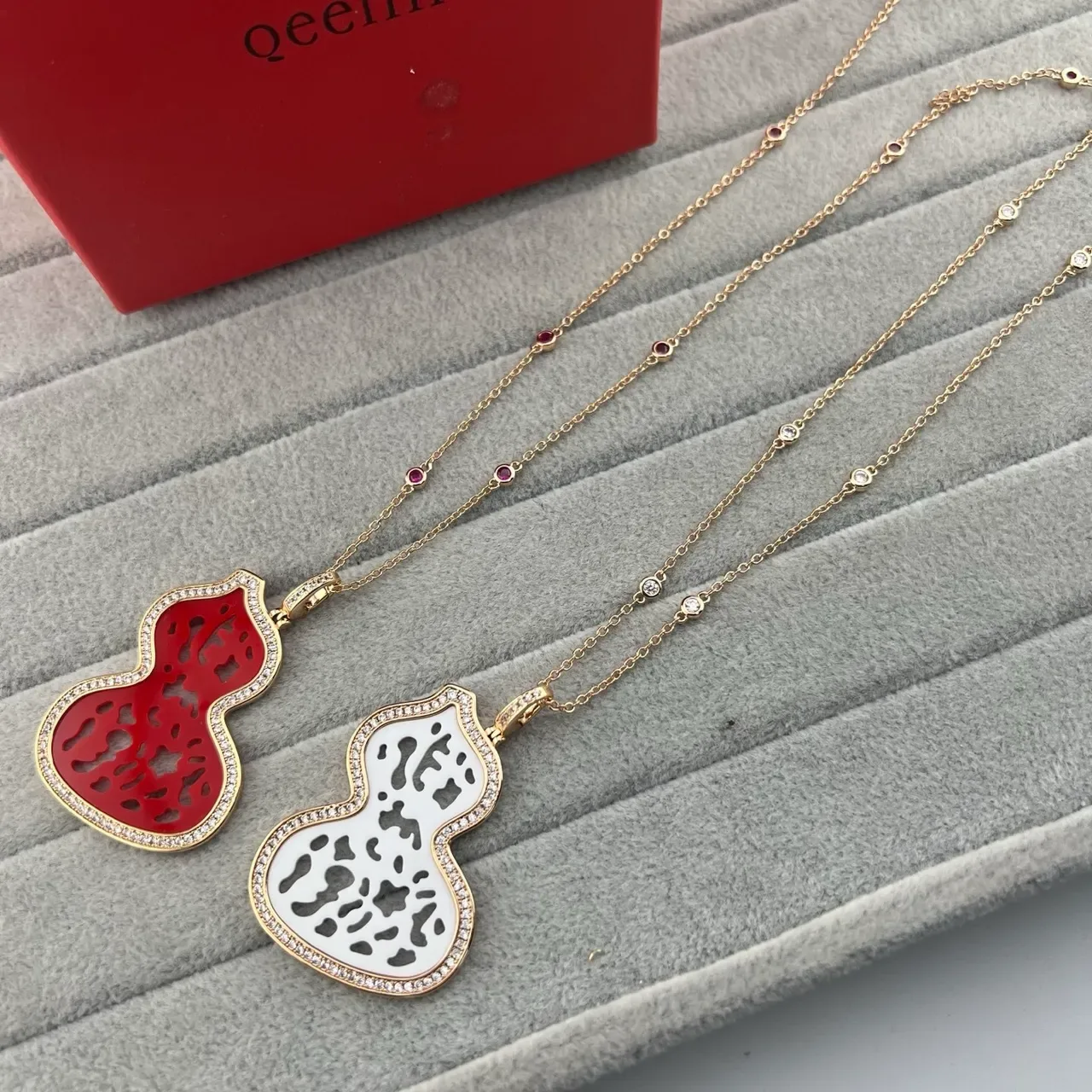 Red White Gourd-Shaped Enamel Inlay Necklace 6