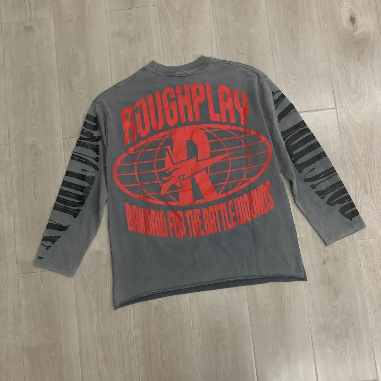 ROUGH Graphic Print Long-Sleeve Crewneck T-Shirt 6