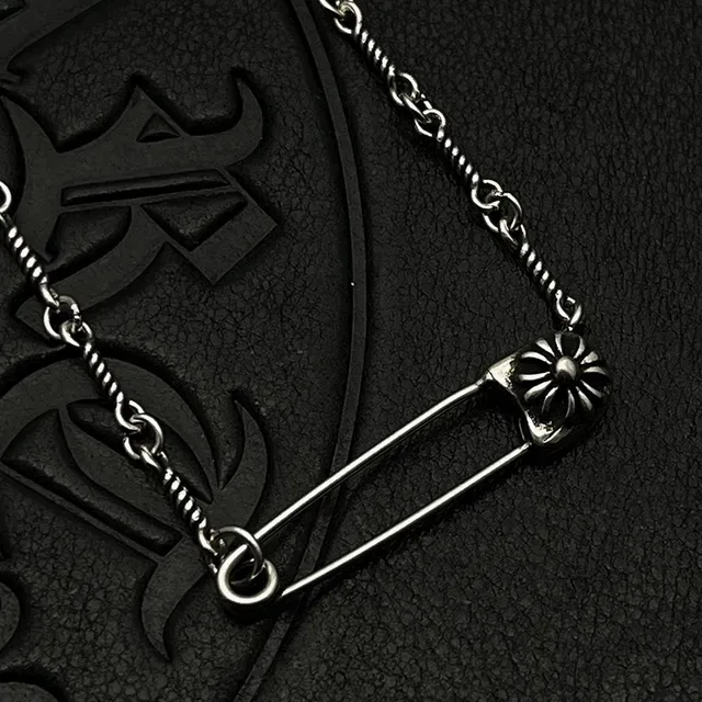 Safety-Pin Floral Cap Pendant Necklace 3