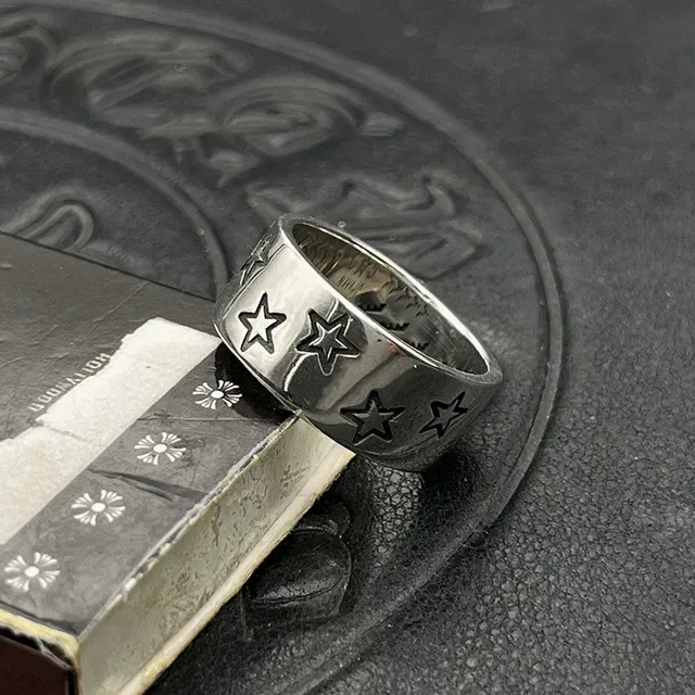 Silver Black Wide Band Engraved Star Motifs Ring 3