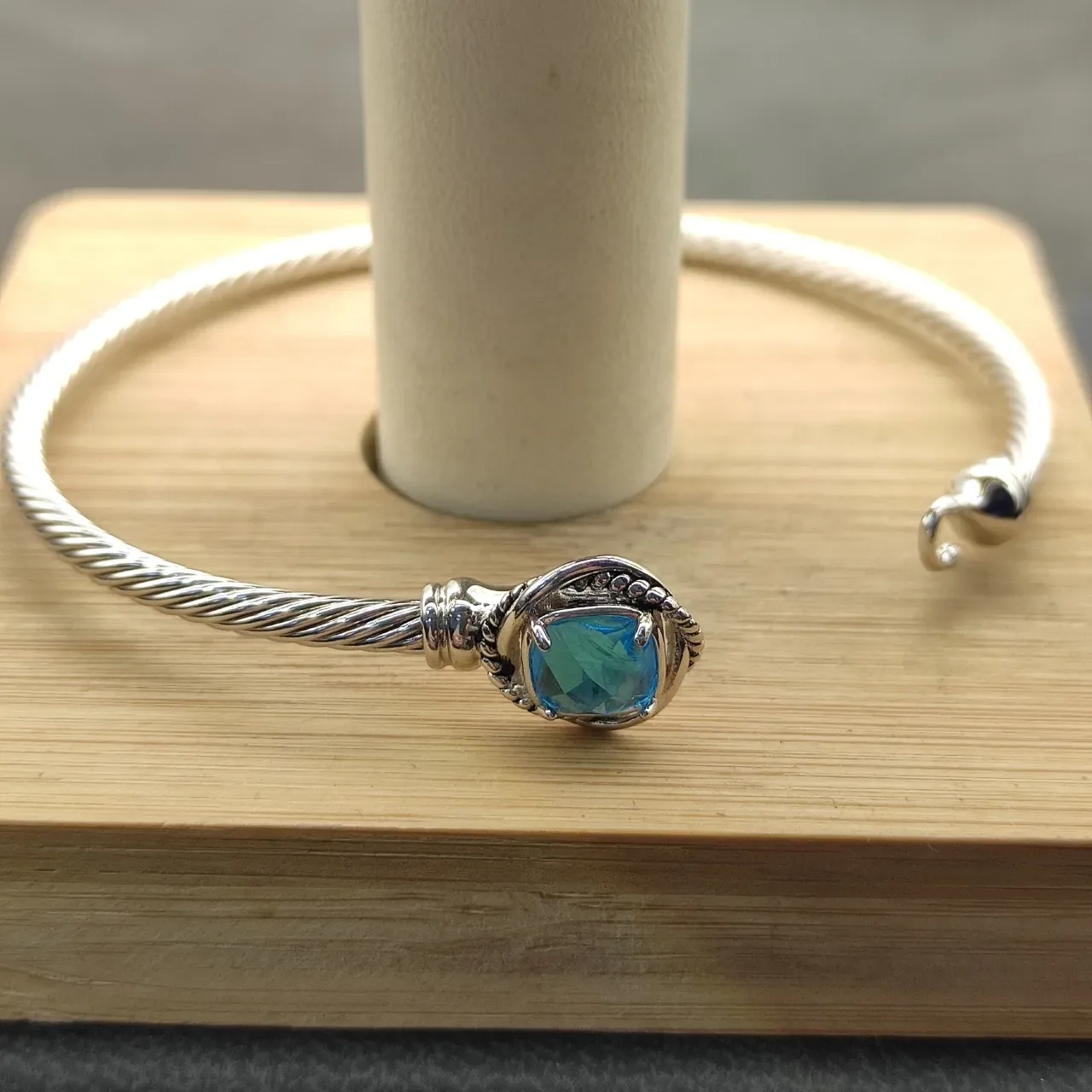 Silver Blue Cable-Wire Construction Faceted Stone Bracelet 5