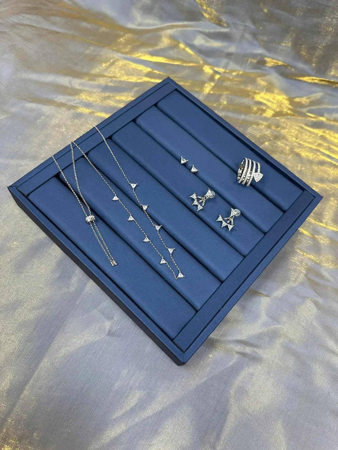 Silver Blue Chain Triangular Pavé Pendants Necklace 7
