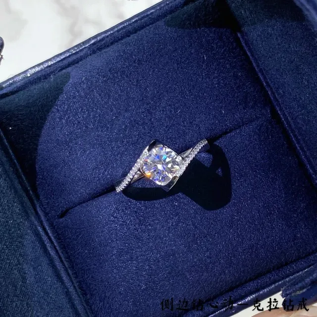 Silver Blue Solitaire Center Stone Twisted Split Shank Ring 8