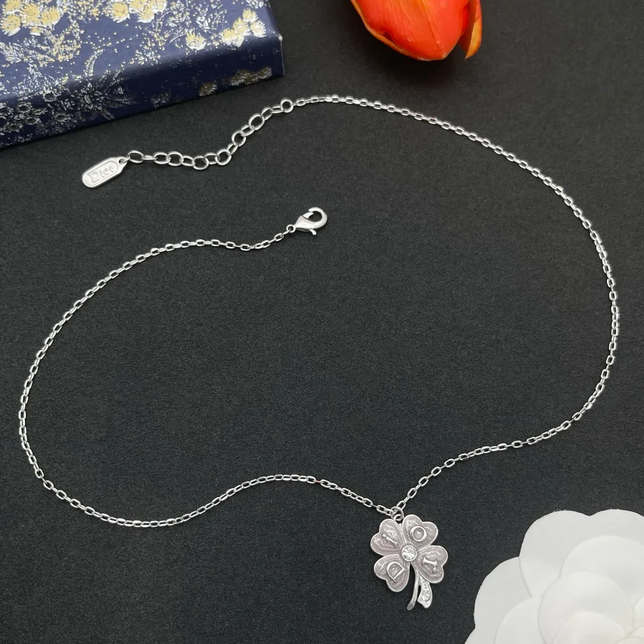 Silver Chain Four-Leaf Clover Enamel Pendant Necklace 8