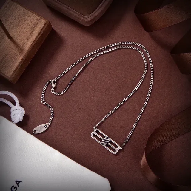 Silver Curb Chain Geometric Pendant Necklace 2