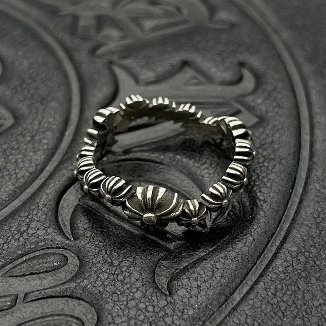 Silver Floral Motif Oxidized Ridge Ring 3