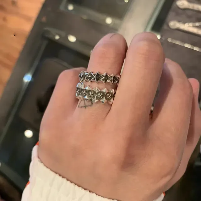 Silver Floral Motif Textured Band Ring 2