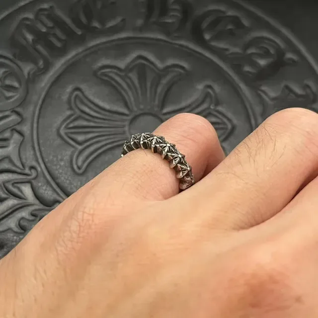 Silver Floral Motif Textured Band Ring 3