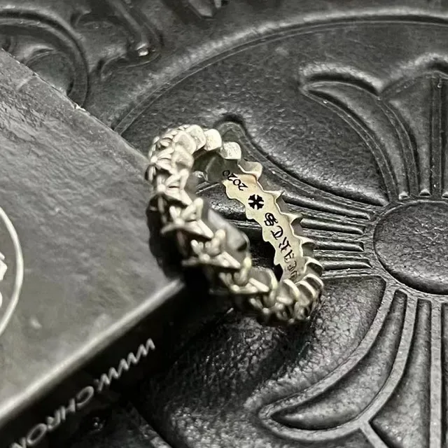 Silver Floral Motif Textured Band Ring 9