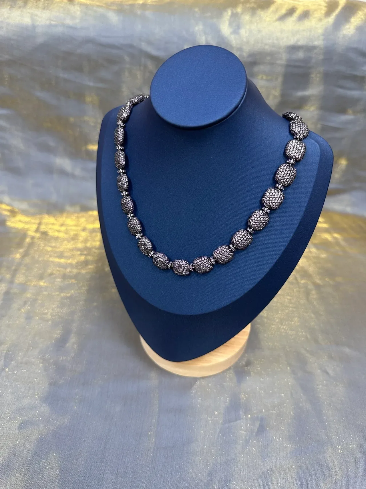 Silver Navy Pavé-Set Faceted Beads Graduated Oval And Round Necklace 8