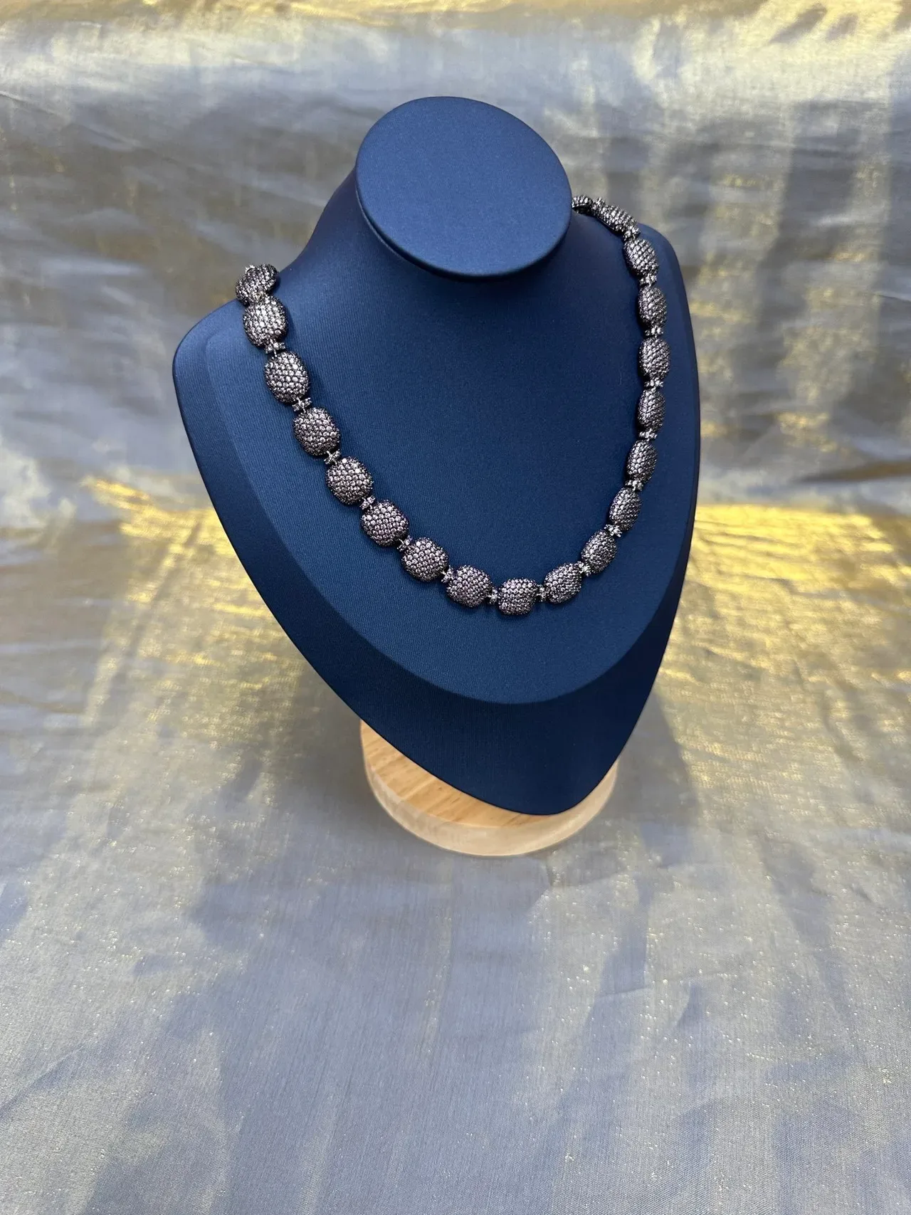 Silver Navy Pavé-Set Faceted Beads Graduated Oval And Round Necklace 9