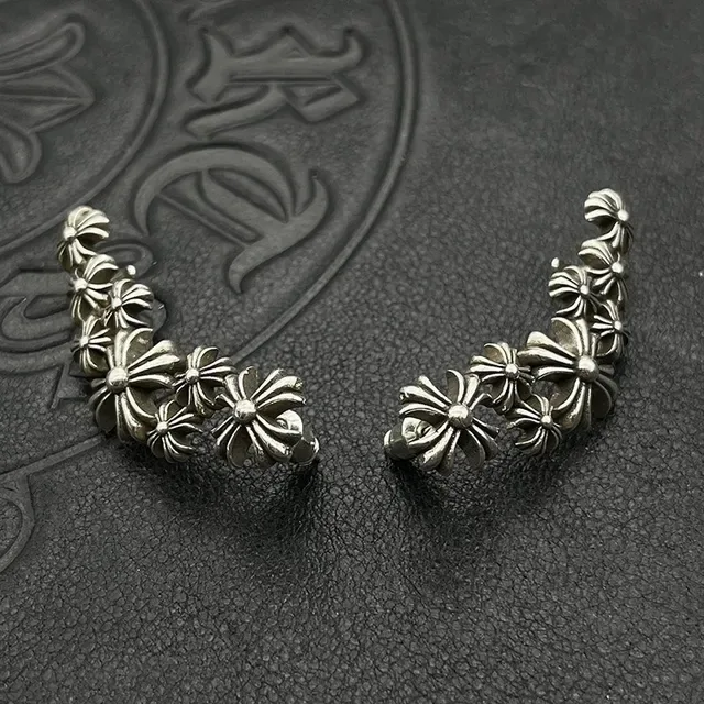 Silver-Toned Floral Motif Multi-Flower Ear Cuff Earring 2