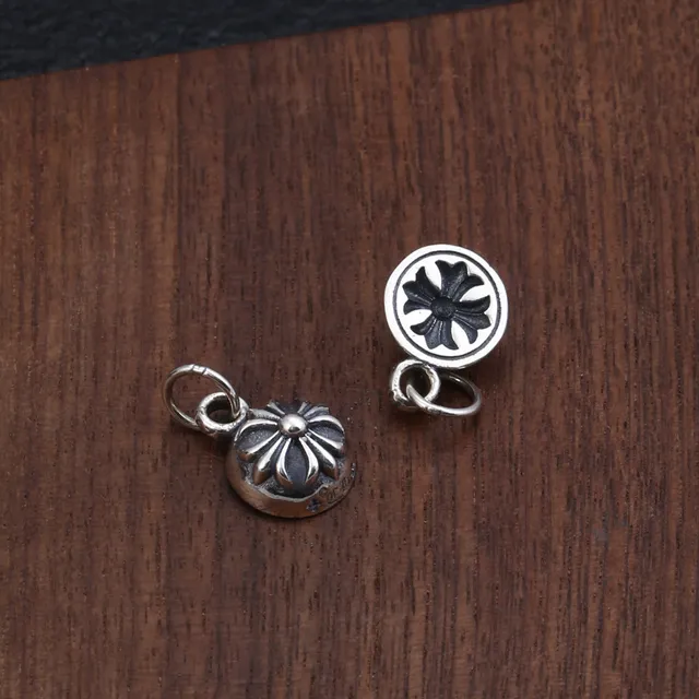 Silver-Toned Floral Motif Spherical Pendant Necklace 3