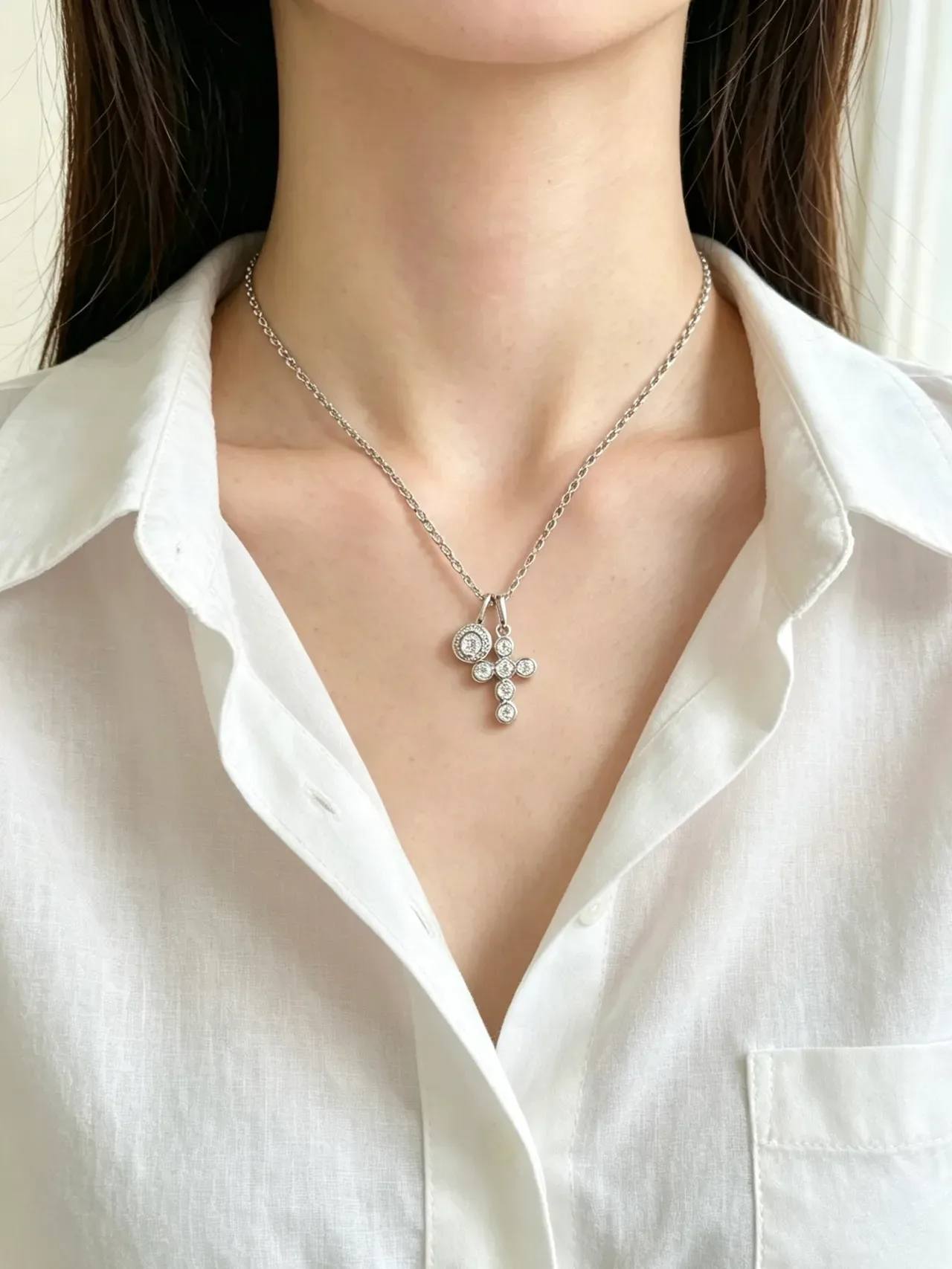 Silver-Toned Textured Disc and Clustered Stone Pendant Necklace 2