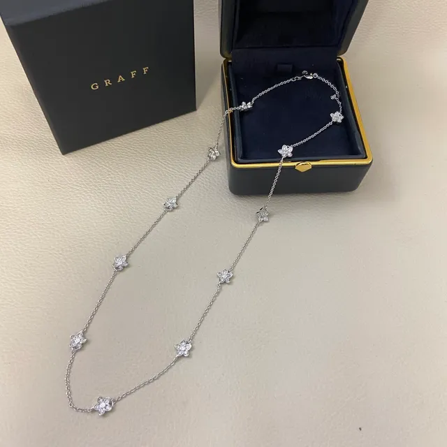 Silver Transparent Chain Five Floral Pendants Necklace 3