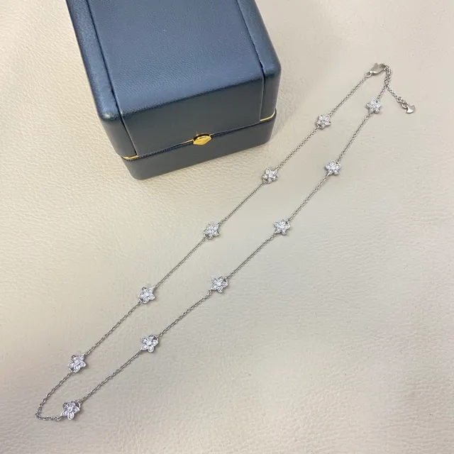 Silver Transparent Chain Five Floral Pendants Necklace 4