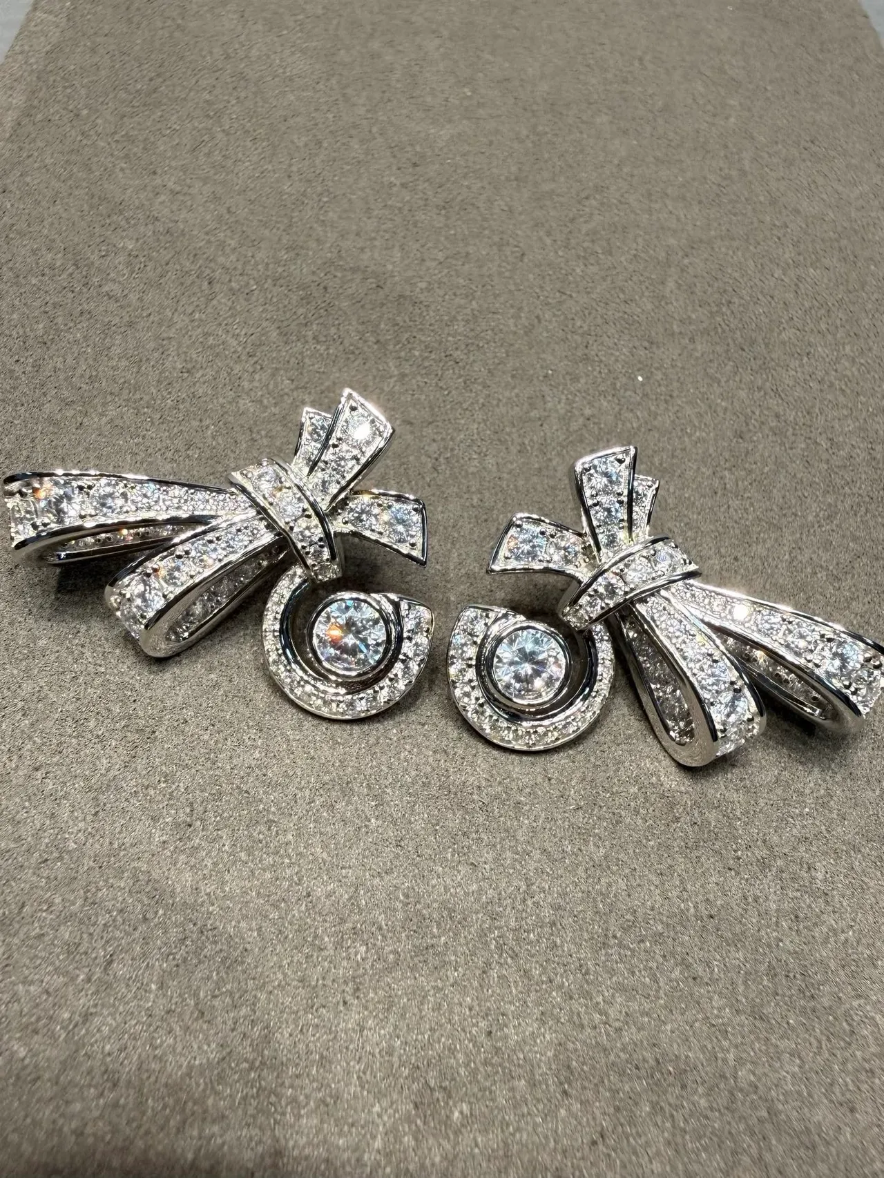 Silver White Bow Motif Pavé-Set Diamonds Earrings 5